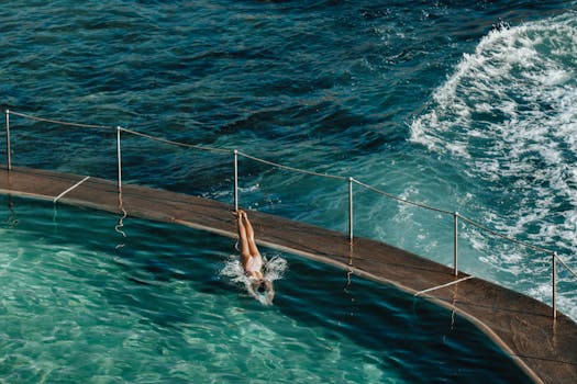 Resorts Surrounded by Pearl Diving Waters