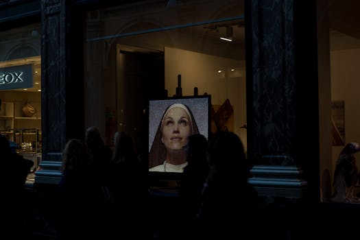 Villas Hosting Exclusive Art Gallery Nights